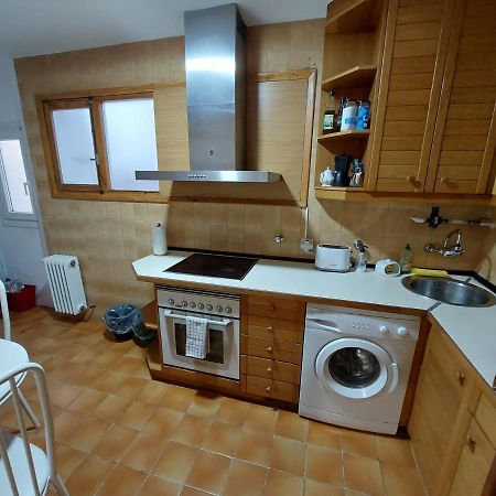 Piso Sencillo Y Acogedor Con Parking Gratuito Appartement Baranain Buitenkant foto